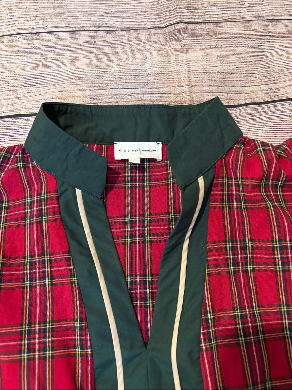entro Red Plaid Short-Sleeve Blouse with Dark Green Trim - Picture 3 of 6